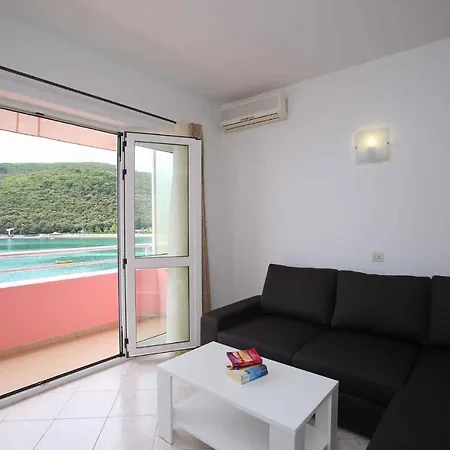 Apartment In Rabac 34567 *